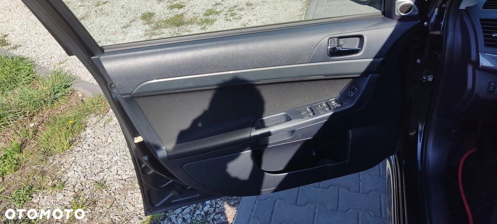 Mitsubishi Lancer 1.8 Intense - 22