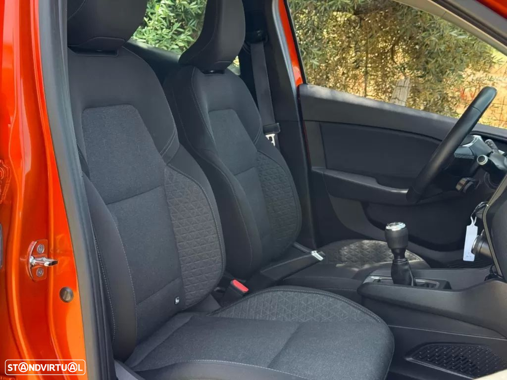 Renault Clio - 11