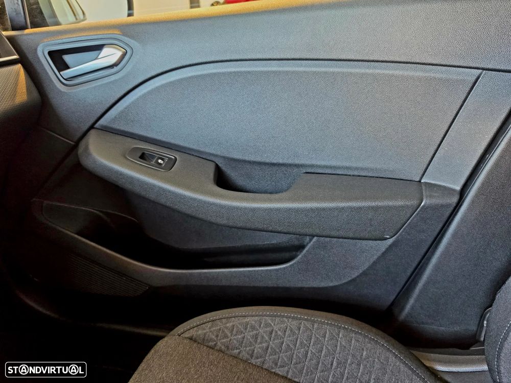Renault Clio TCe 90 BUSINESS EDITION - 29