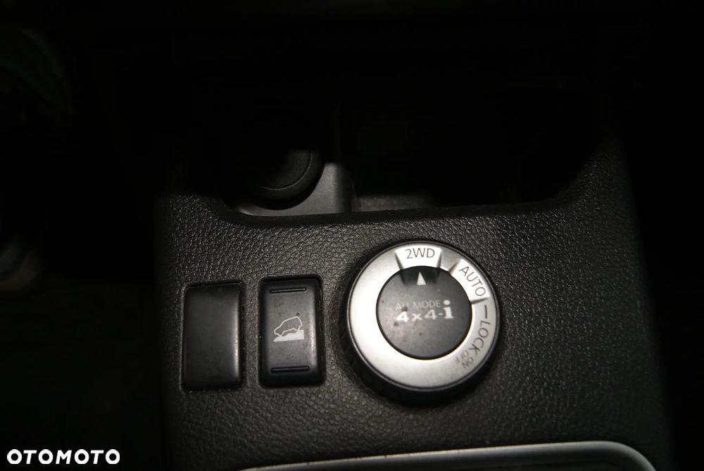 Nissan X-Trail 2.0 dCi 4x4 DPF LE - 22