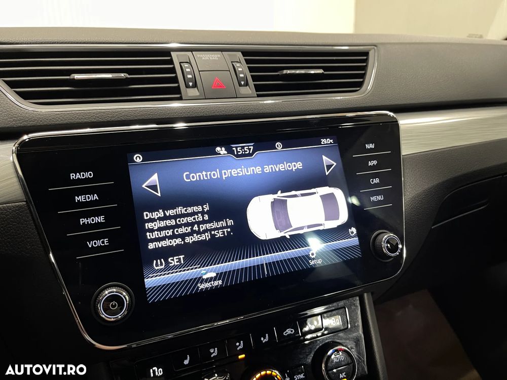 Skoda Superb 2.0 TDI DSG Ambition - 17