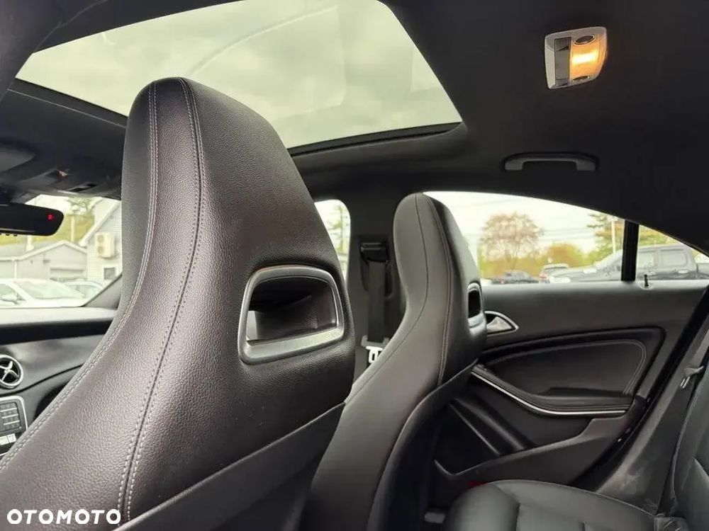 Mercedes-Benz CLA 250 4Matic 7G-DCT AMG Line - 11