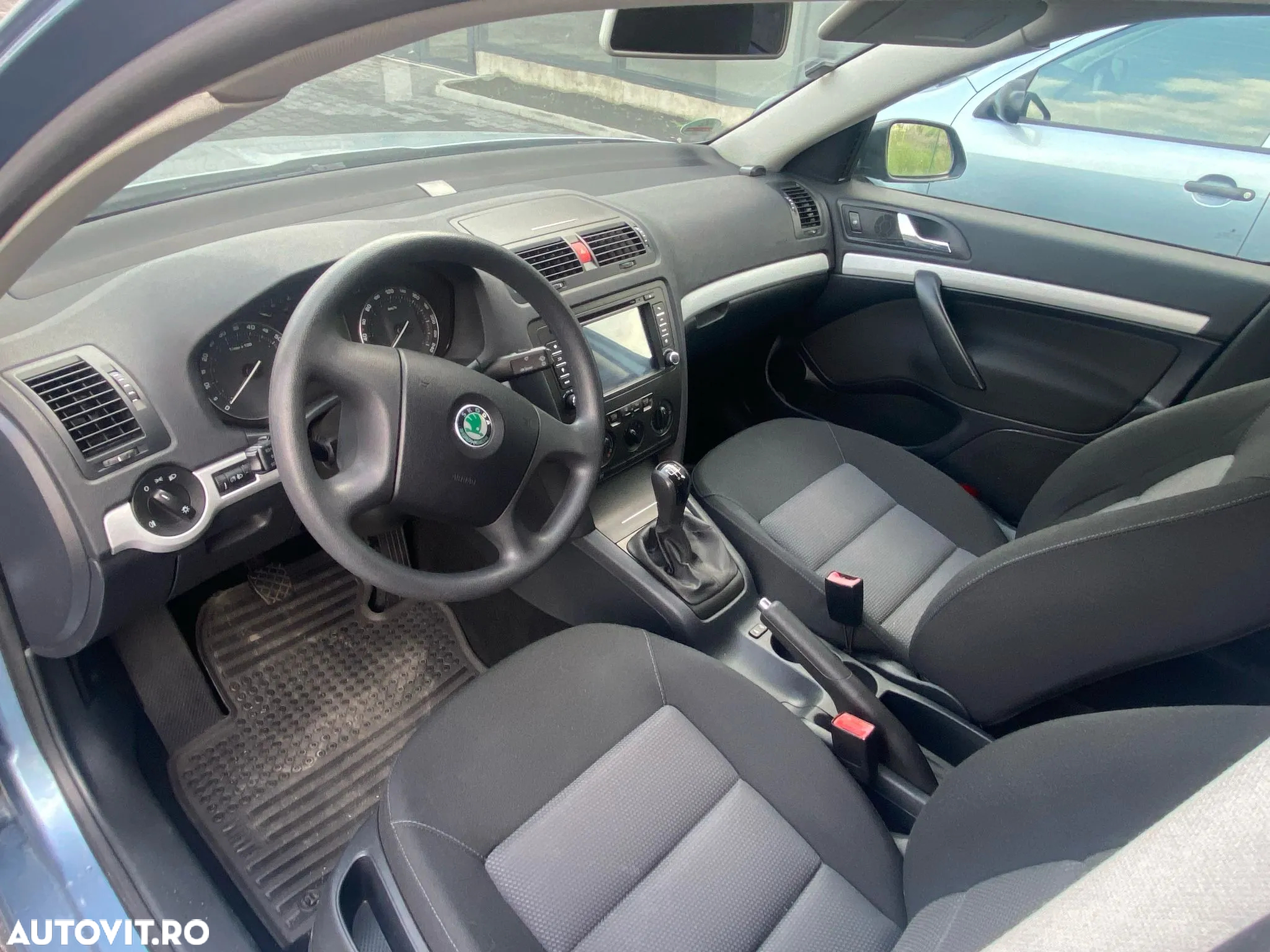 Skoda Octavia 1.6 Ambiente - 6