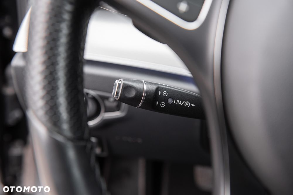 Mercedes-Benz Klasa E 220 d Business Edition 9G-TRONIC - 22