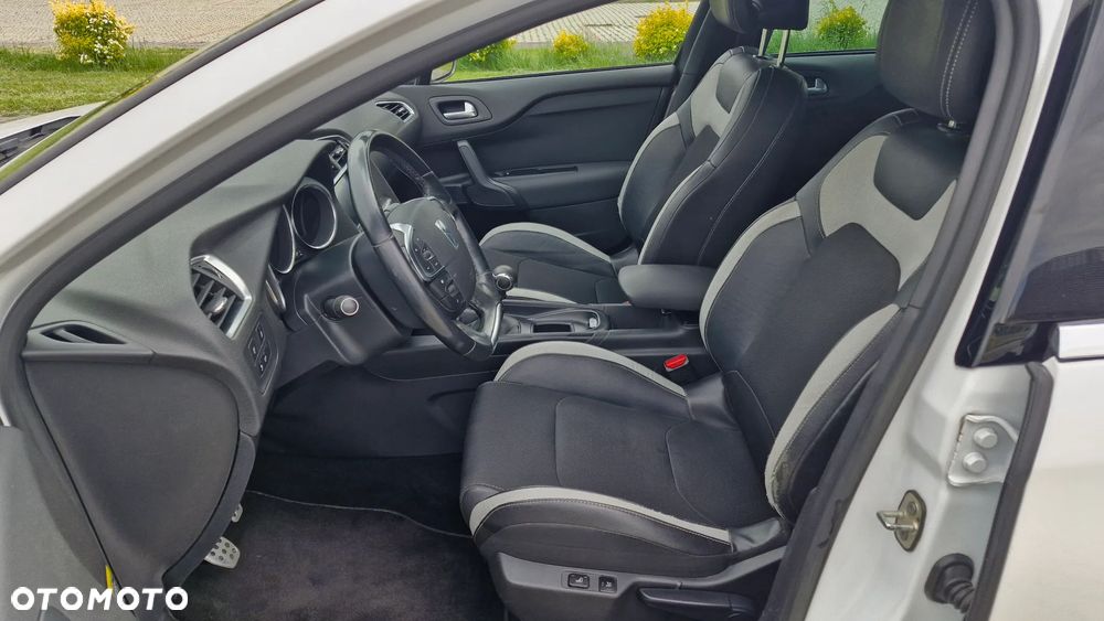 Citroën DS4 e-HDi 115 Chic - 10