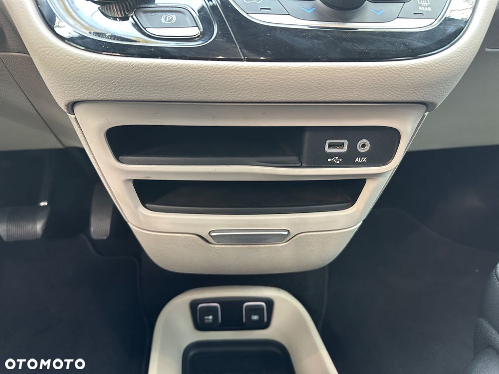 Chrysler Pacifica - 29