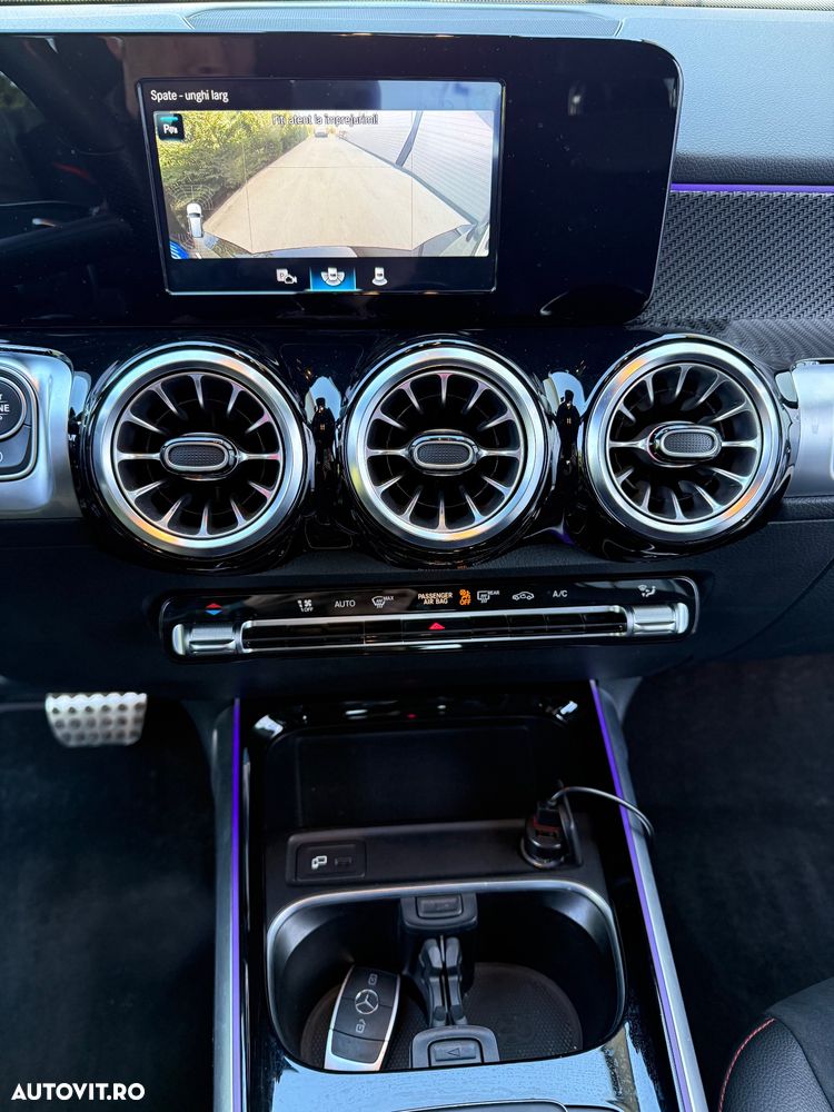 Mercedes-Benz GLB - 15