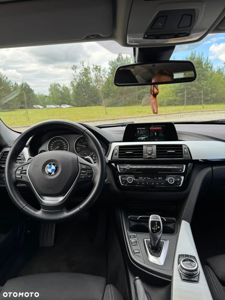BMW Seria 3 320d Sport Line - 13