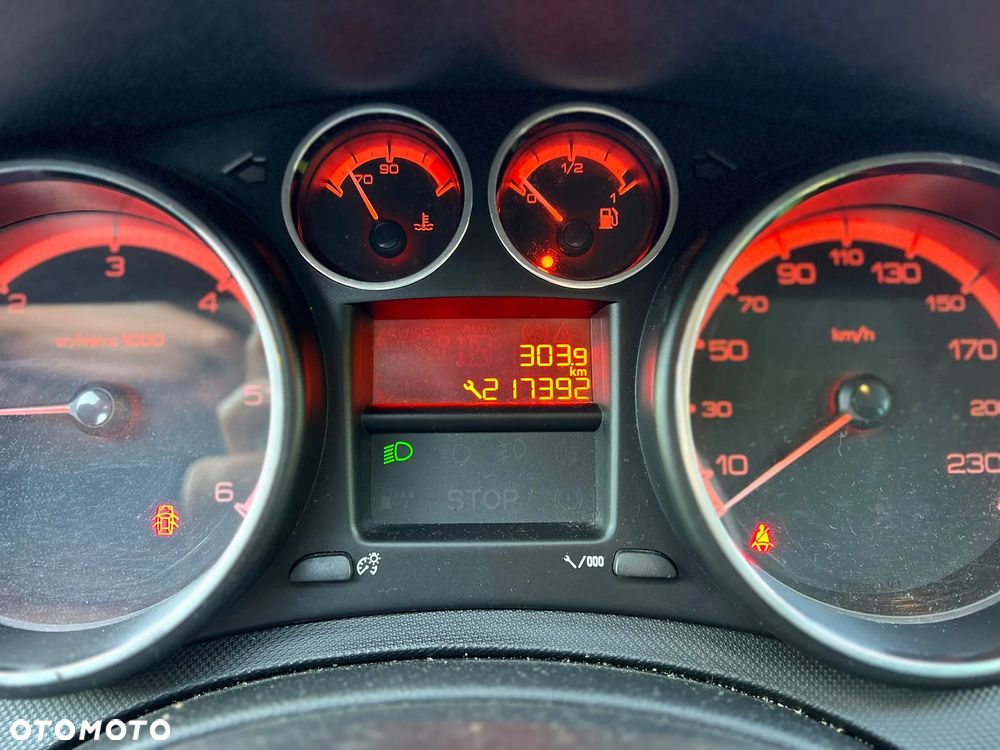 Peugeot 308 2.0 HDi Premium - 16