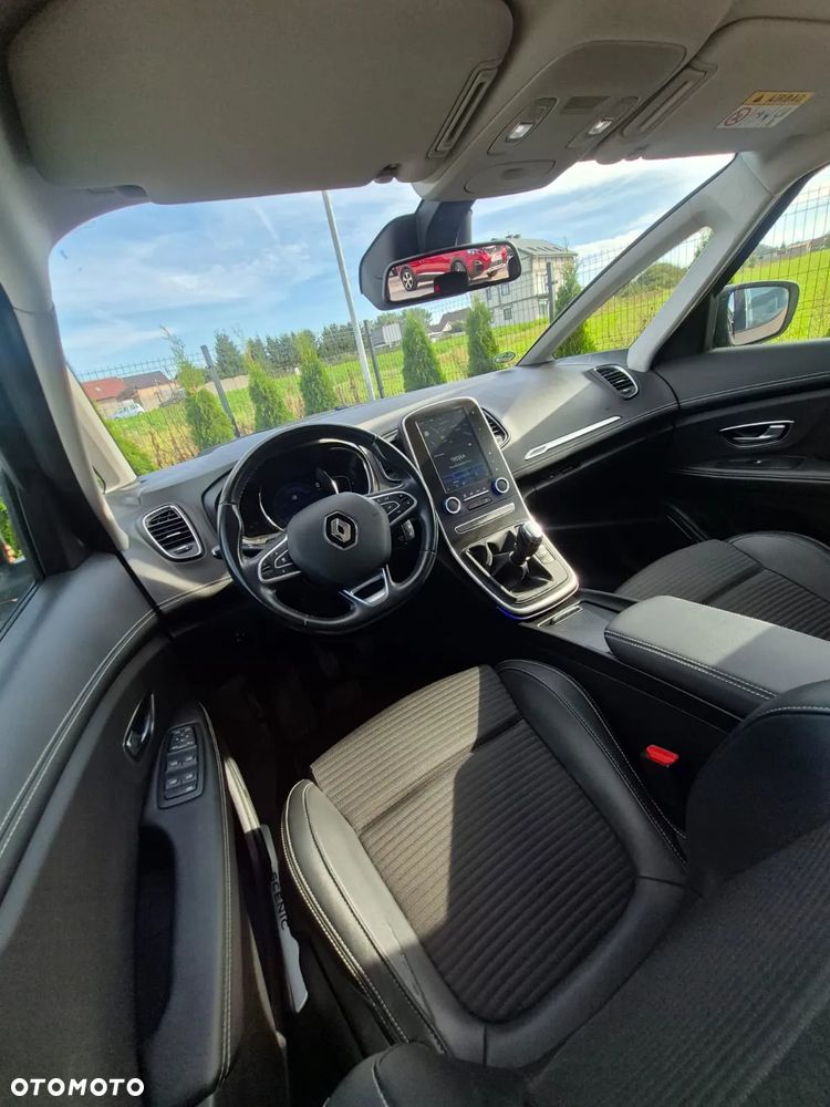 Renault Grand Scenic - 22