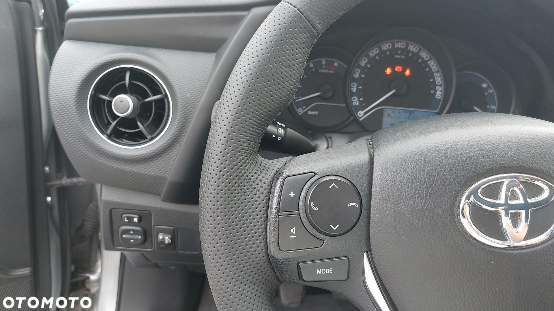Toyota Auris - 18