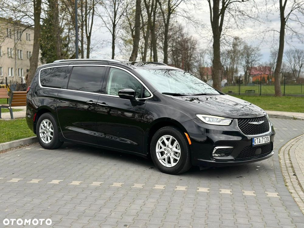 Chrysler Pacifica - 1
