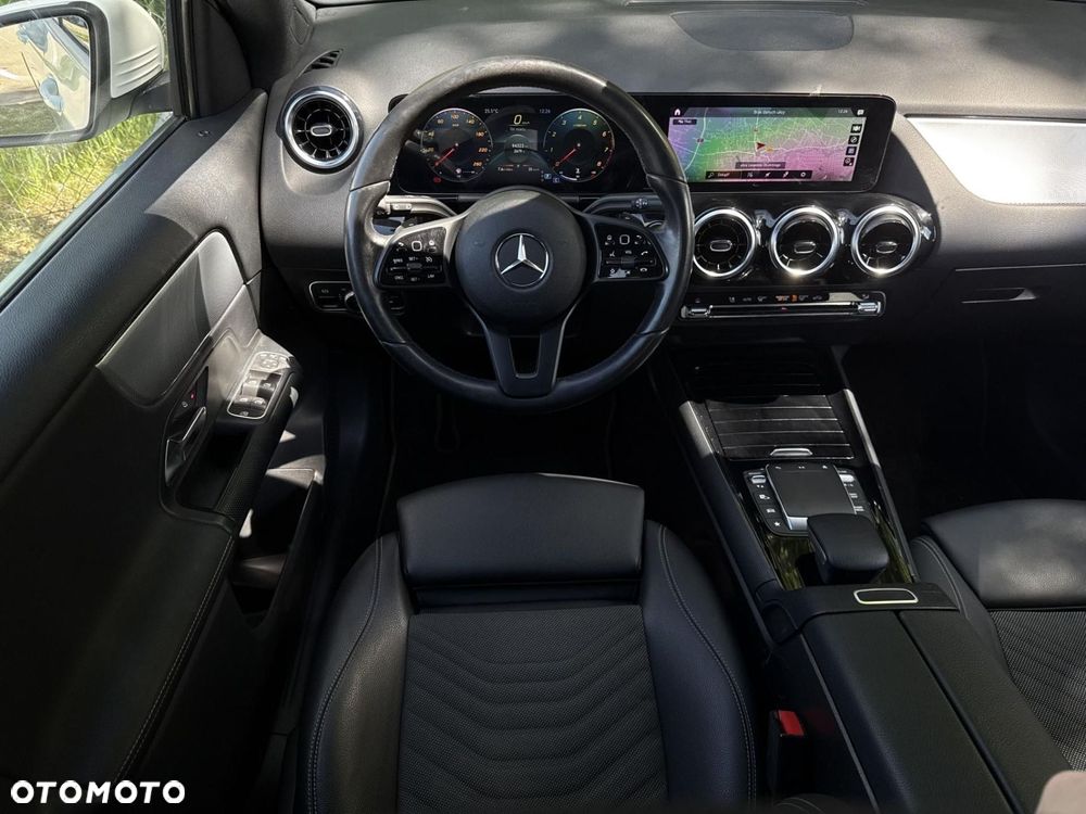Mercedes-Benz GLA - 14