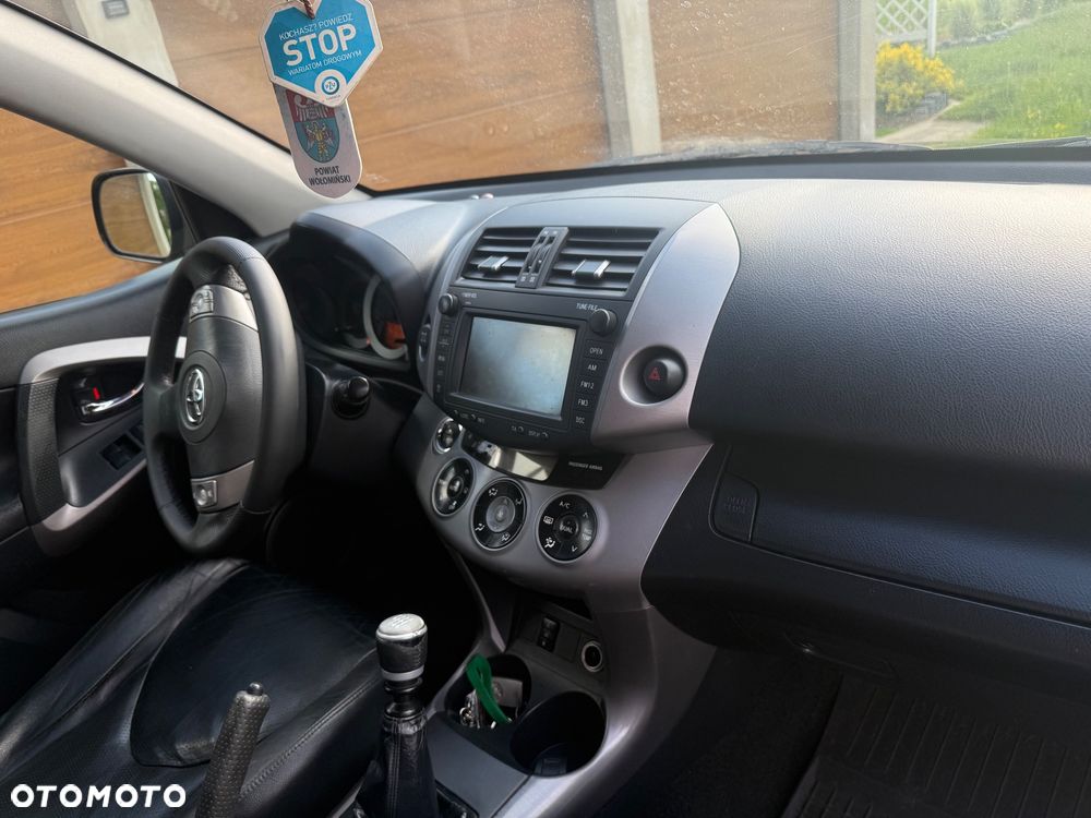 Toyota RAV4 2.2 D-4D X - 4