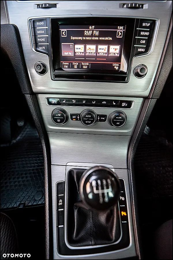 Volkswagen Golf - 26