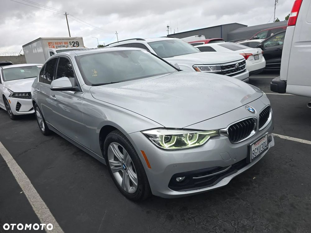 BMW Seria 3 330i GPF Luxury Line sport - 2
