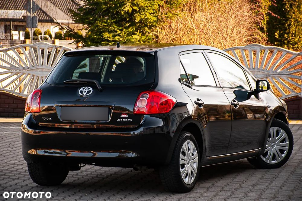 Toyota Auris 1.6 VVT-i Executive - 28