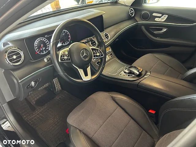 Mercedes-Benz Klasa E 250 9G-TRONIC - 6