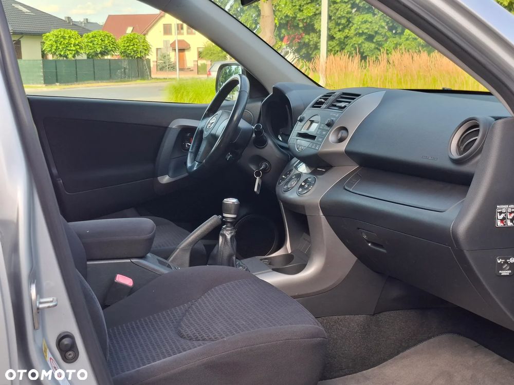 Toyota RAV4 2.2 D-4D Sol 180 - 15