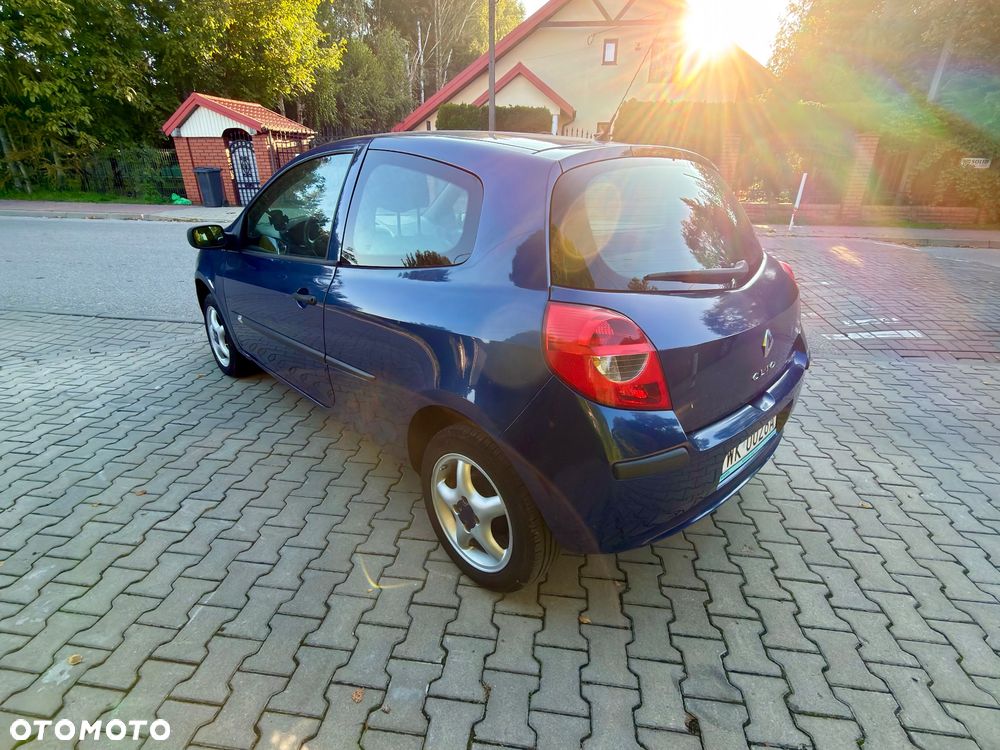 Renault Clio 1.2 16V Authentique - 7