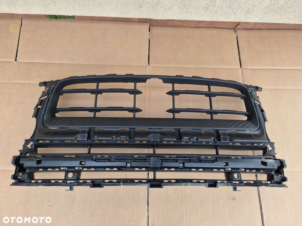 kratka zderzaka przedniego porsche macan 95b ii lift oryginał ładny stan