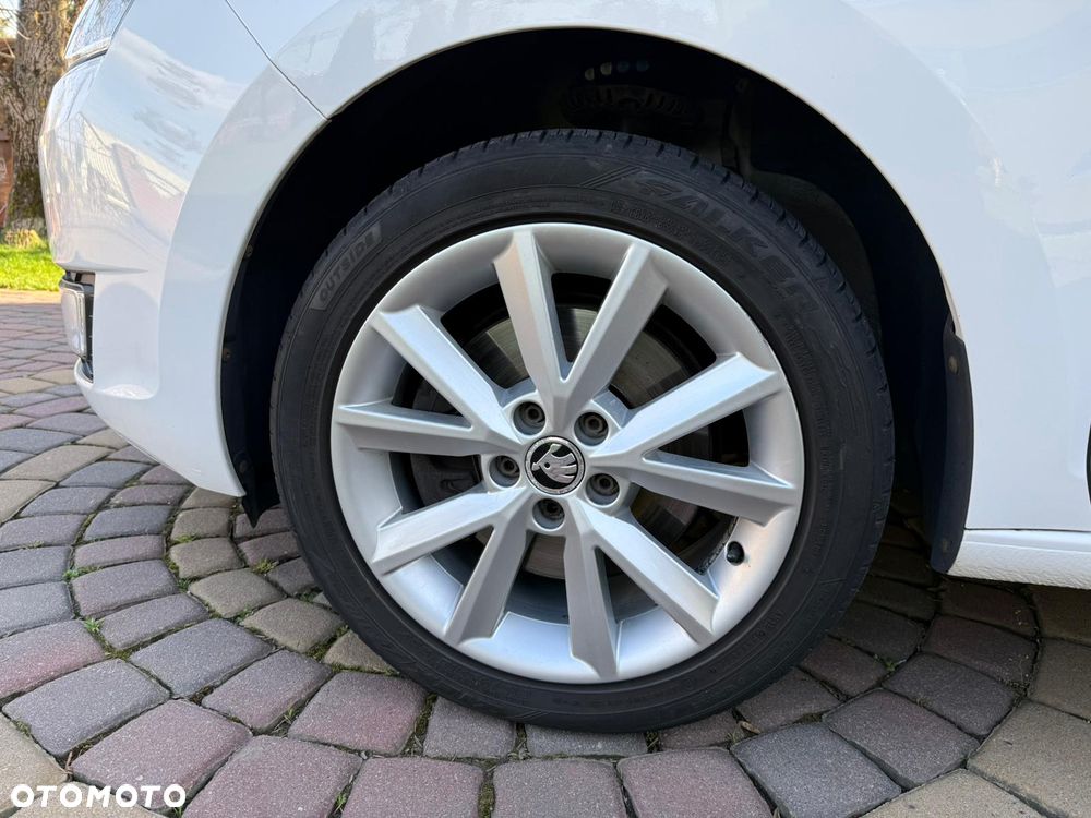 Skoda RAPID 1.6 TDI DPF Style Plus - 21