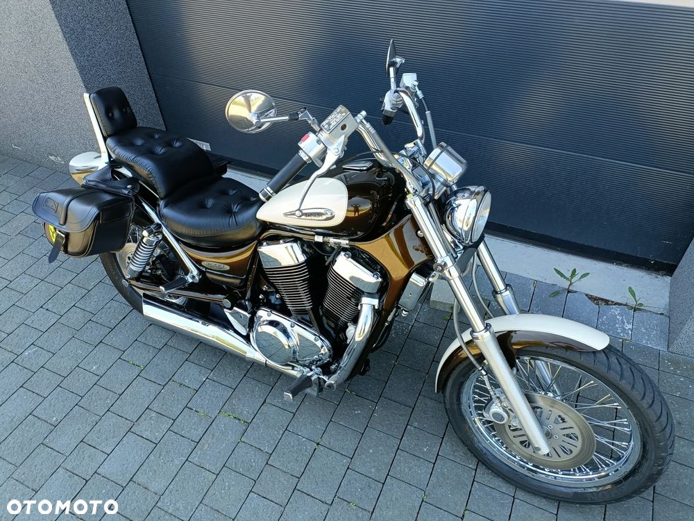 Suzuki Intruder - 10