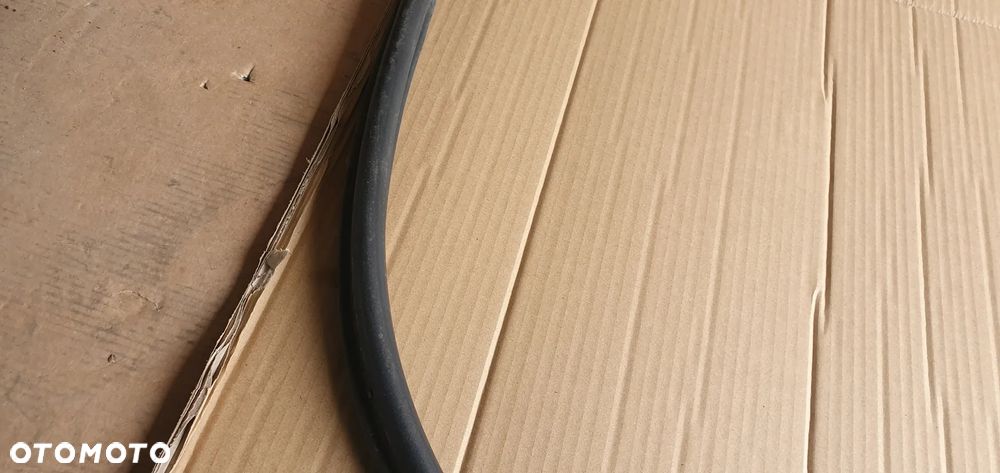 Uszczelka klapy bagażnika Audi A4 B7 Kombi 8E9827705P - 4