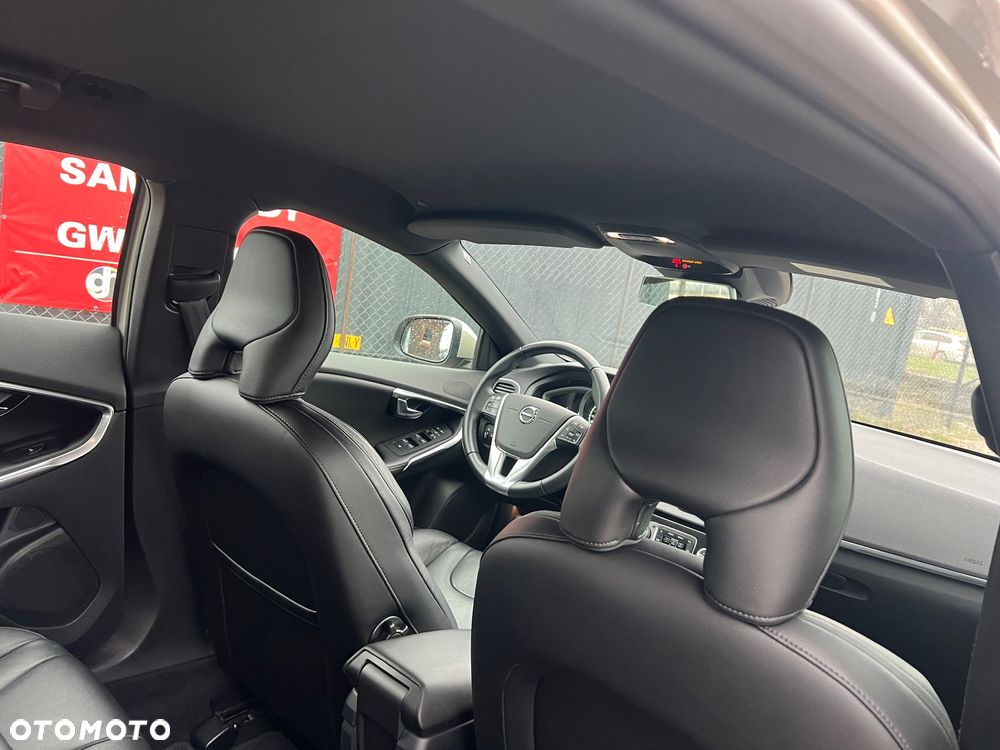 Volvo V40 D3 Momentum - 23
