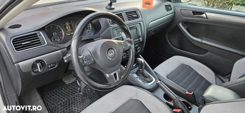 Volkswagen Jetta 1.6 TDI DPF Comfortline DSG - 3