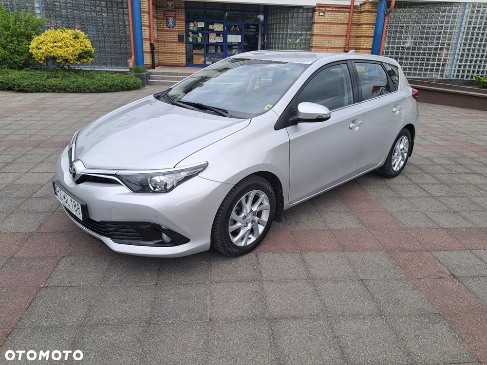 Toyota Auris - 2