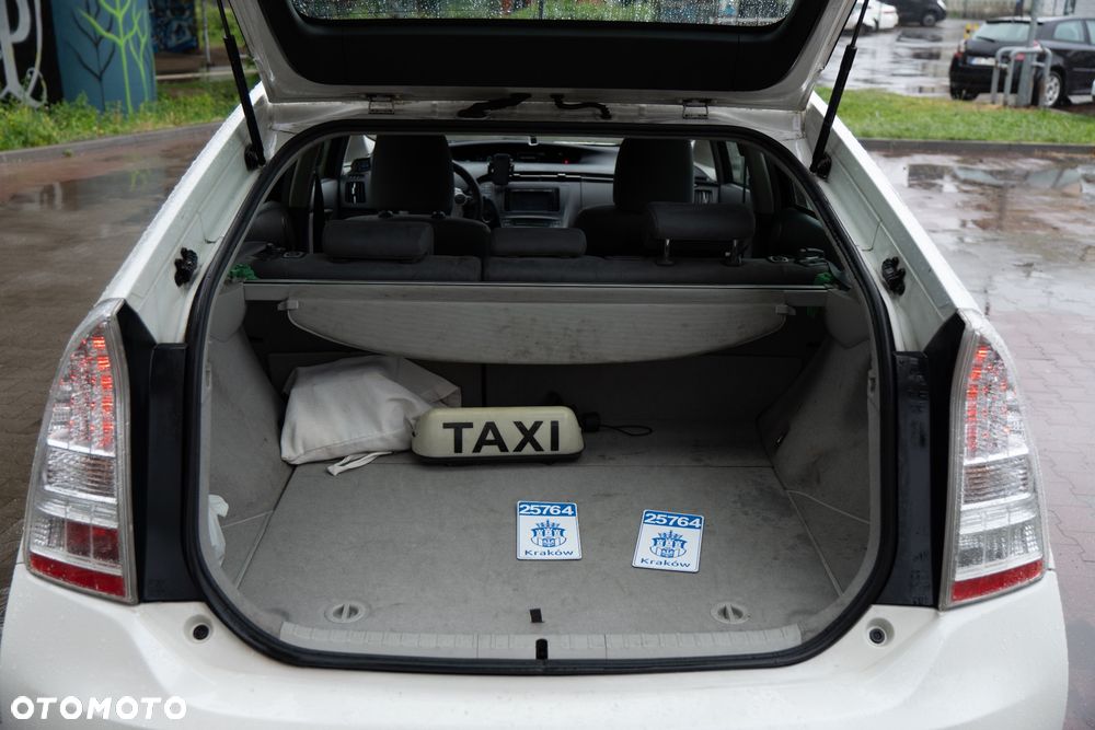 Toyota Prius - 10