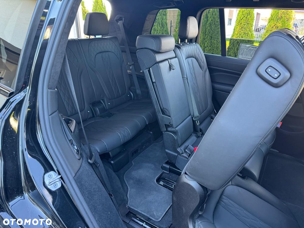 BMW X7 - 28