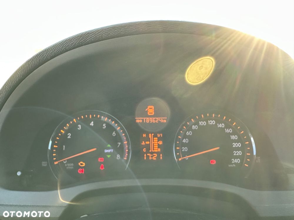 Toyota Avensis 1.8 Premium - 8