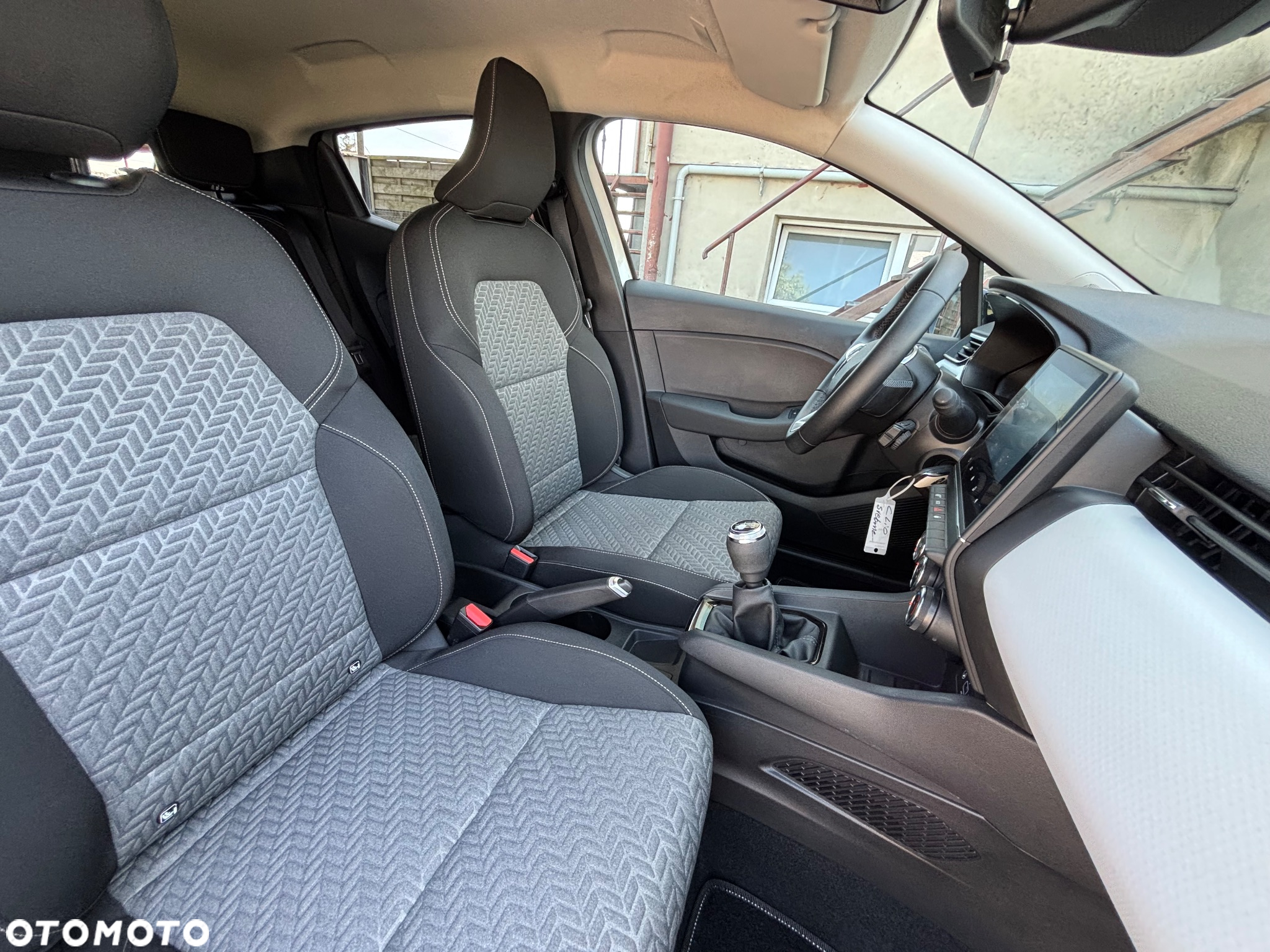 Renault Clio 1.0 TCe Evolution - 23