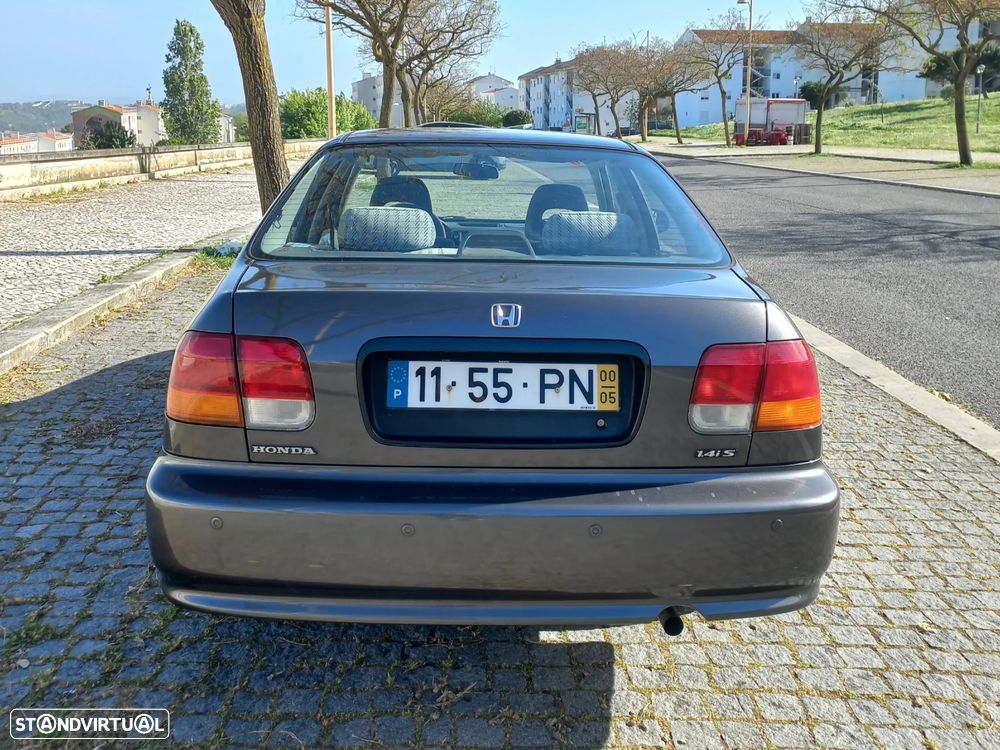 Honda Civic 1.4i S - 4