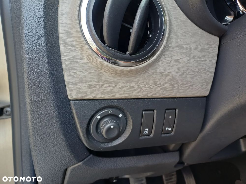 Dacia Lodgy 1.6 SCe Laureate S&S - 17