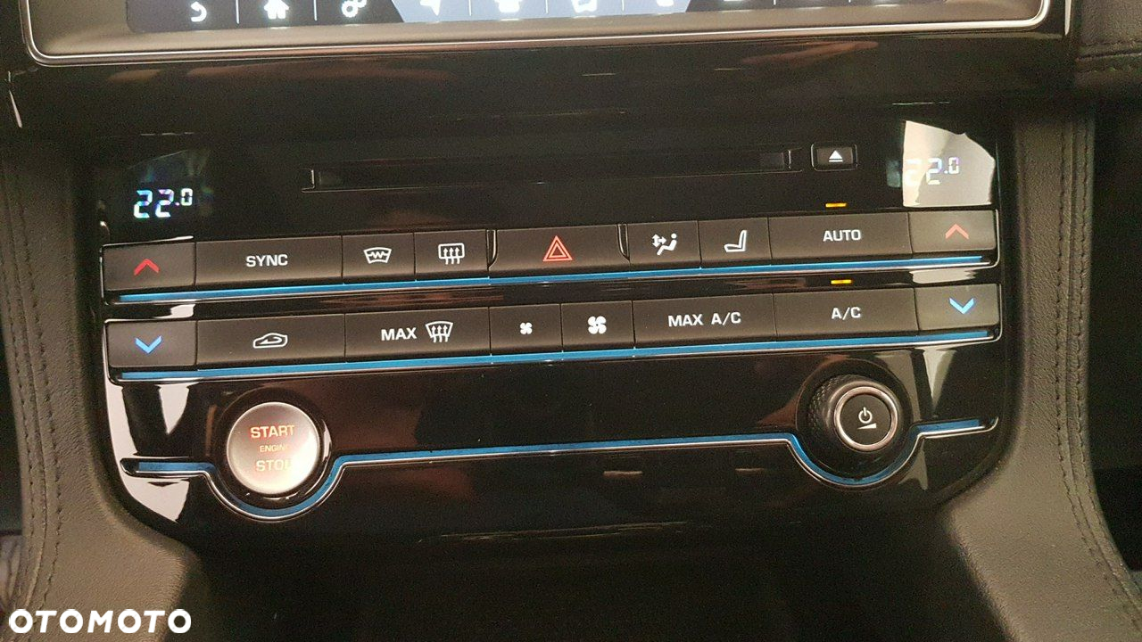 Jaguar F-Pace - 30