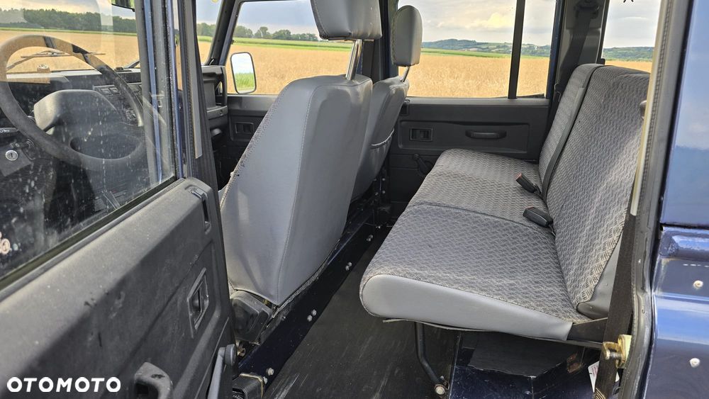 Land Rover Defender - 6