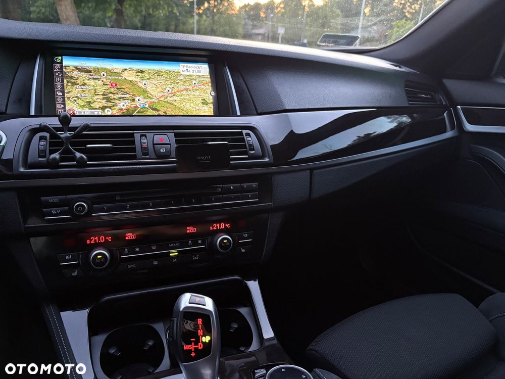 BMW Seria 5 525d xDrive - 22