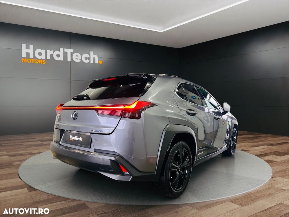 Lexus UX 250h FWD Executive - 4