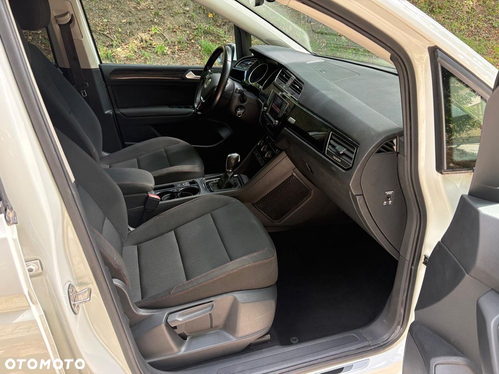 Volkswagen Touran 2.0 TDI SCR (BlueMotion Technology) DSG SOUND - 19