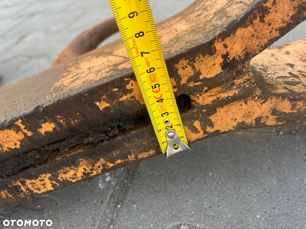 Kiwak łyżki kopiącej CASE 580 - 3