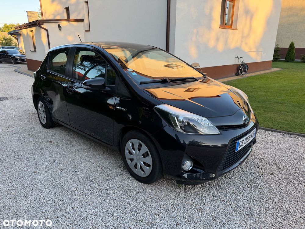 Toyota Yaris Hybrid 100 Life - 4