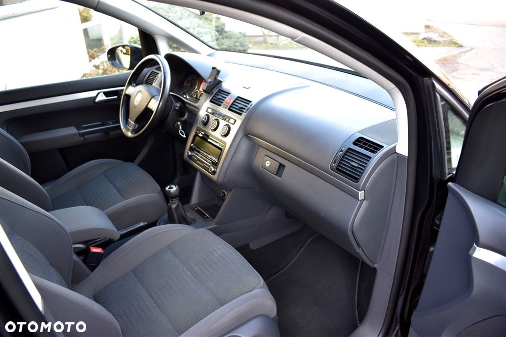 Volkswagen Touran 2.0 TDI DPF Highline - 22