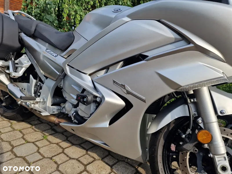 Yamaha FJR - 4
