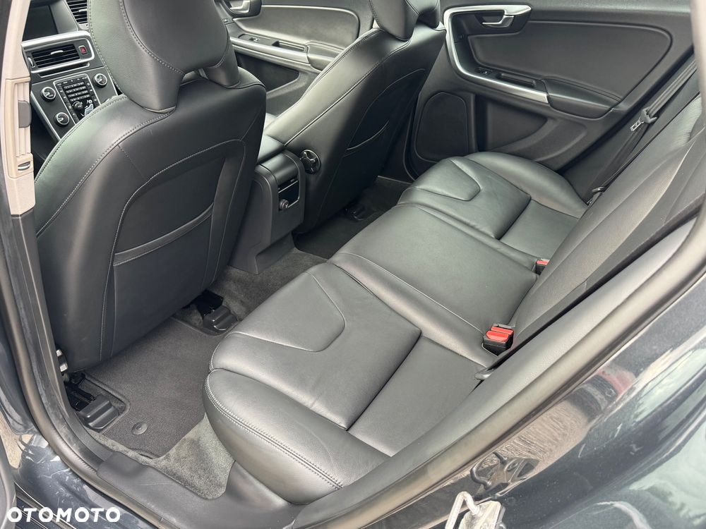 Volvo V60 DRIVe - 22