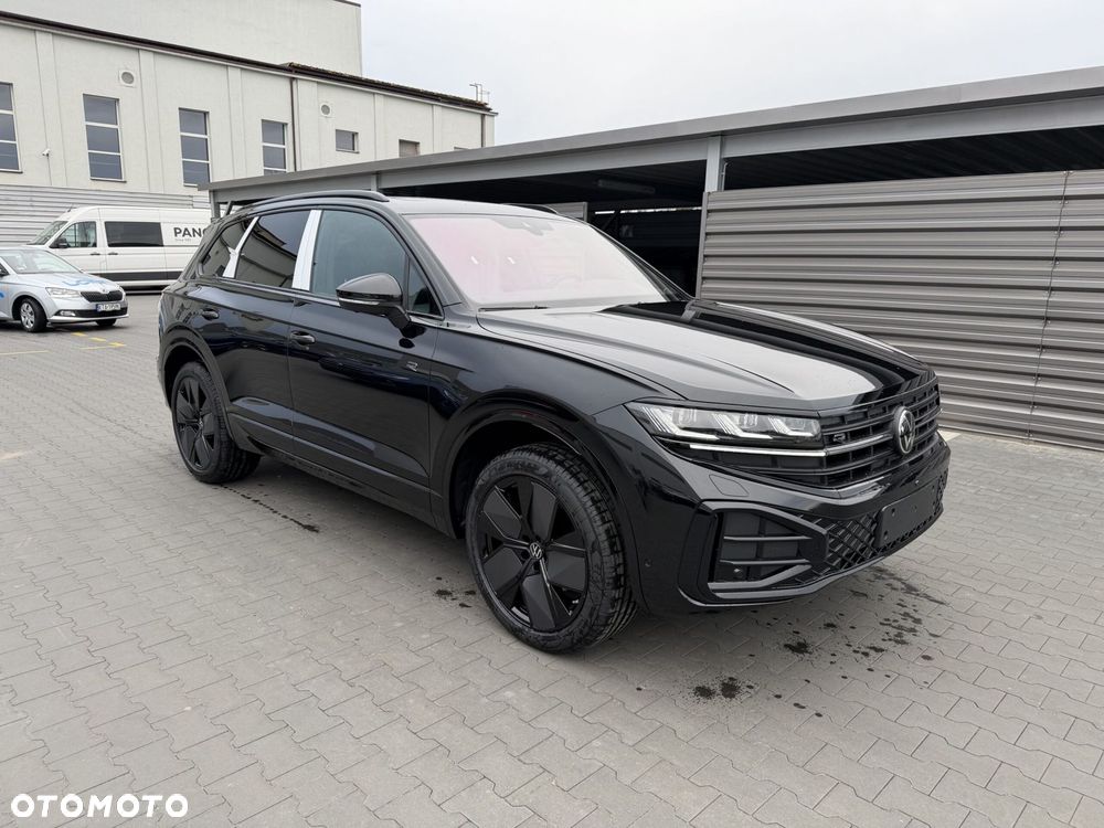 Volkswagen Touareg - 1