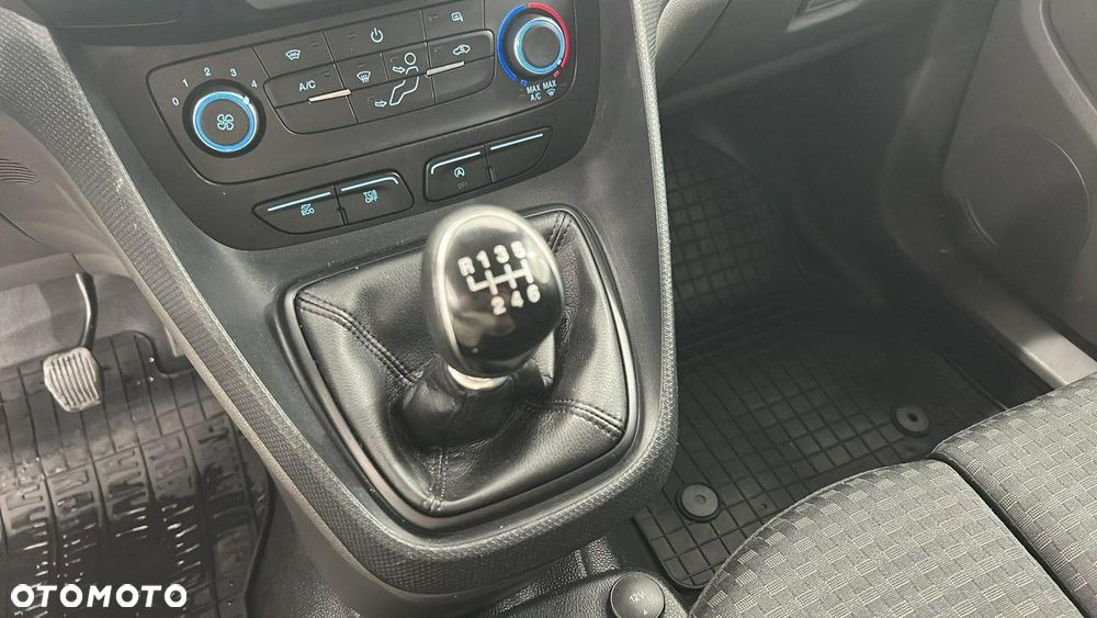 Ford Transit Connect - 16