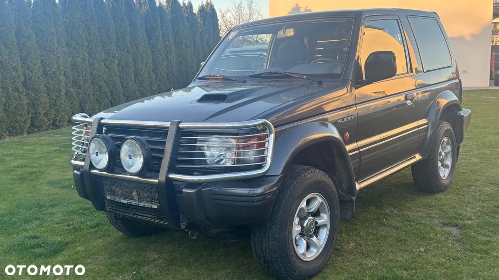Mitsubishi Pajero - 1